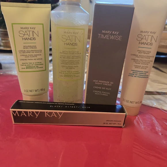 Mary Kay Skincare Set with Satin Hands and Timewise - Picture 1 of 8